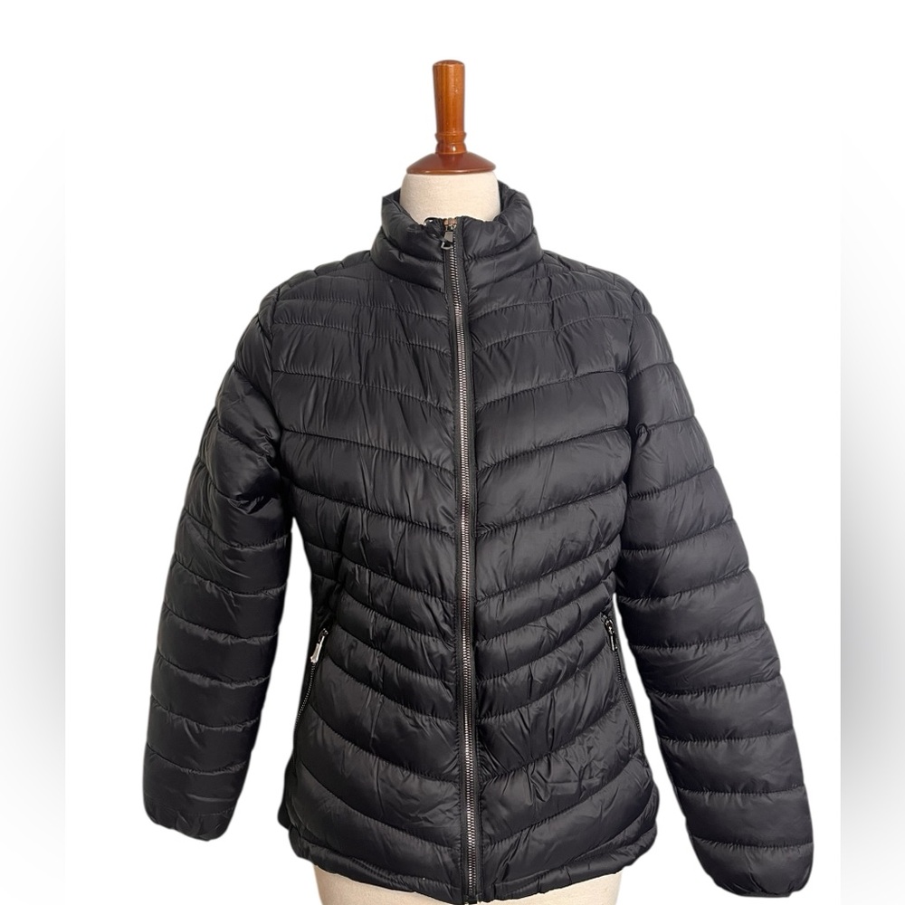 Elegant Black Puffer Jacket for Women